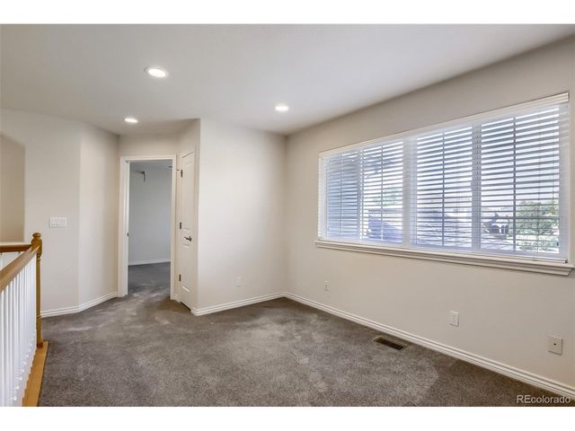 2054 Falcon Dr, Longmont, CO 80503