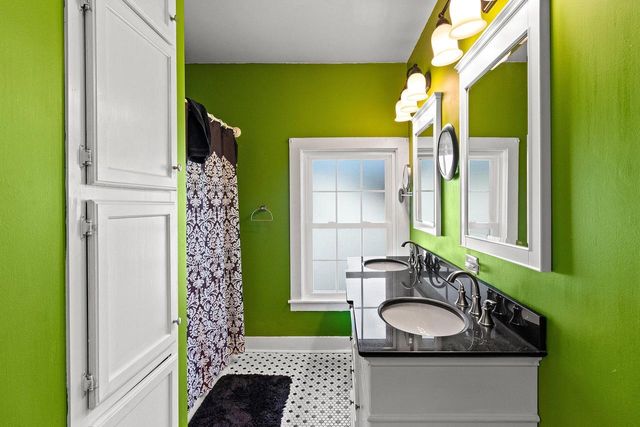 523 N 5th STREET, Manitowoc, WI 54220