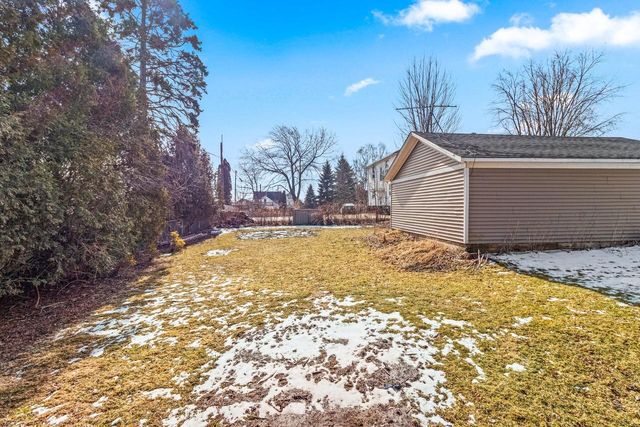 523 N 5th STREET, Manitowoc, WI 54220