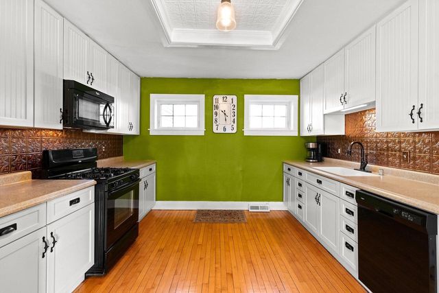 523 N 5th STREET, Manitowoc, WI 54220