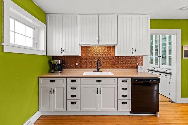 523 N 5th STREET, Manitowoc, WI 54220