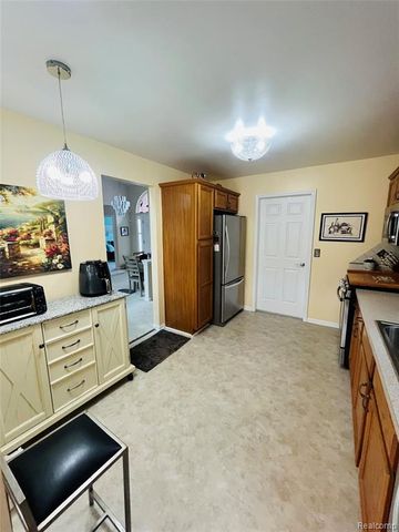 828 Woodhaven Drive, Commerce Twp, MI 48390