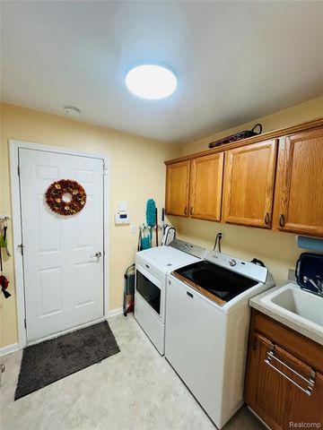 828 Woodhaven Drive, Commerce Twp, MI 48390