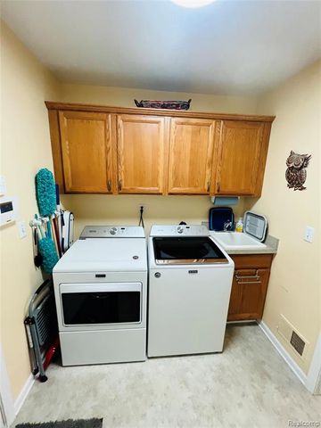 828 Woodhaven Drive, Commerce Twp, MI 48390