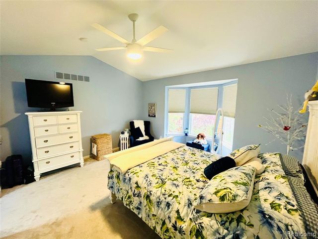 828 Woodhaven Drive, Commerce Twp, MI 48390