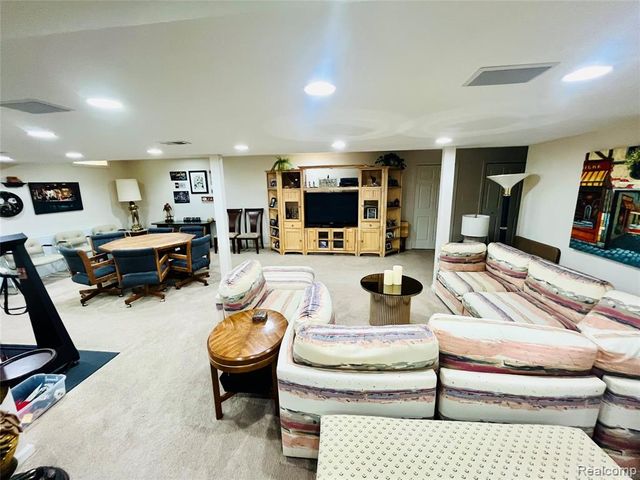 828 Woodhaven Drive, Commerce Twp, MI 48390