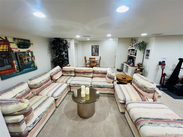 828 Woodhaven Drive, Commerce Twp, MI 48390