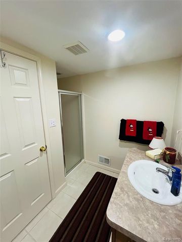 828 Woodhaven Drive, Commerce Twp, MI 48390