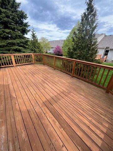 828 Woodhaven Drive, Commerce Twp, MI 48390