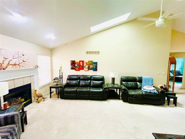828 Woodhaven Drive, Commerce Twp, MI 48390