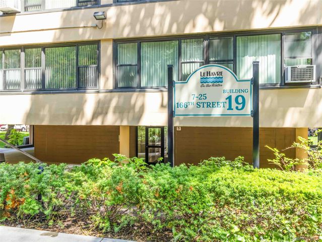 7-25 166 Street 6A, Beechhurst, NY 11357