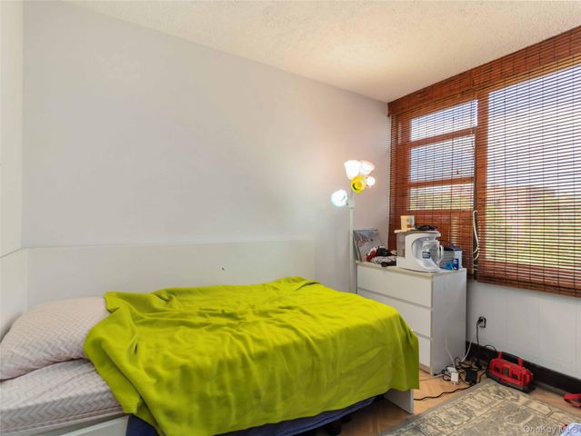 7-25 166 Street 6A, Beechhurst, NY 11357