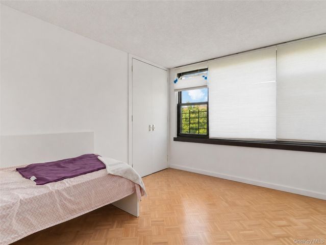 7-25 166 Street 6A, Beechhurst, NY 11357