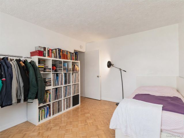 7-25 166 Street 6A, Beechhurst, NY 11357