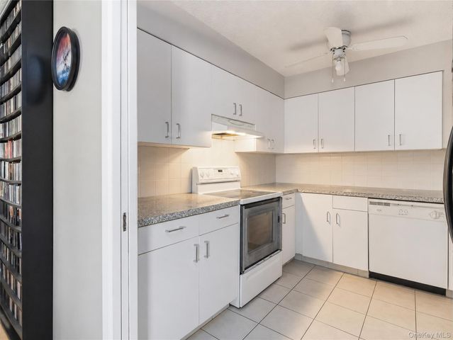 7-25 166 Street 6A, Beechhurst, NY 11357