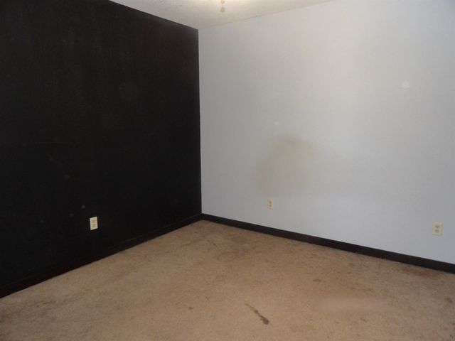 935 N Wirth St, Augusta, KS 67010