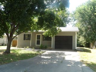 935 N Wirth St, Augusta, KS 67010