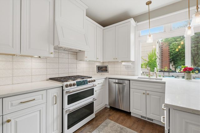 1437 S Plymouth Court H, Chicago, IL 60605