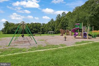 24 MONTGOMERY DR, Stafford, VA 22556