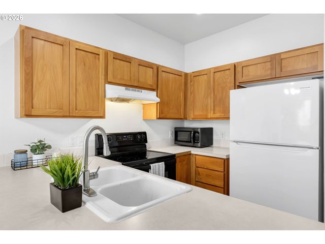 6103 Ne 33RD Cir, Vancouver, WA 98661