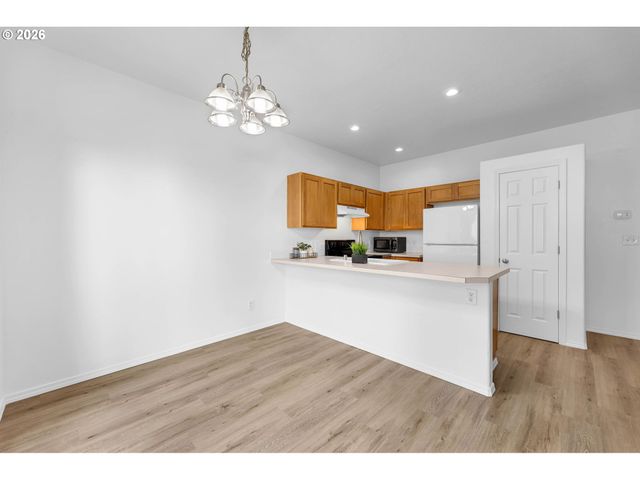 6103 Ne 33RD Cir, Vancouver, WA 98661