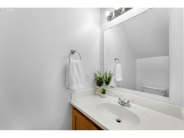6103 Ne 33RD Cir, Vancouver, WA 98661