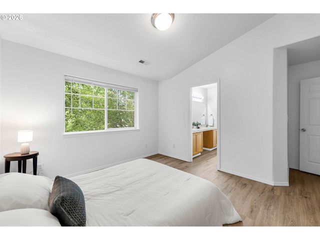 6103 Ne 33RD Cir, Vancouver, WA 98661
