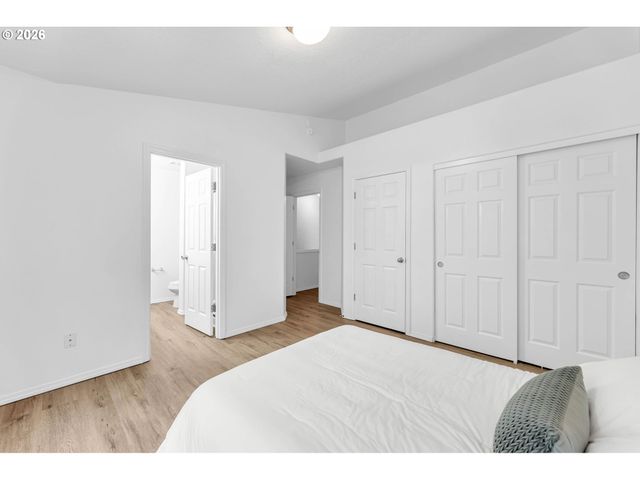 6103 Ne 33RD Cir, Vancouver, WA 98661