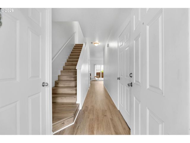 6103 Ne 33RD Cir, Vancouver, WA 98661