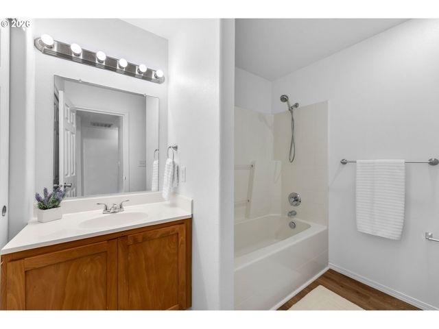 6103 Ne 33RD Cir, Vancouver, WA 98661