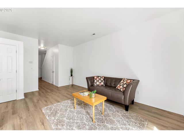 6103 Ne 33RD Cir, Vancouver, WA 98661