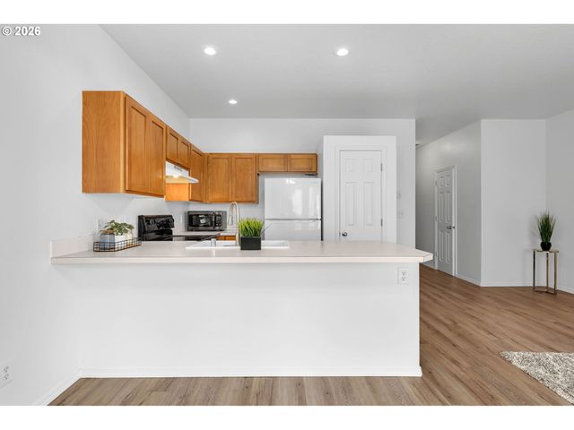 6103 Ne 33RD Cir, Vancouver, WA 98661