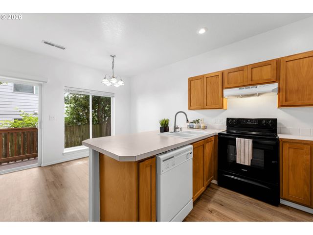 6103 Ne 33RD Cir, Vancouver, WA 98661