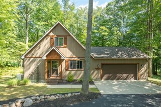 9851 Center Lane, Canadian Lakes, MI 49346