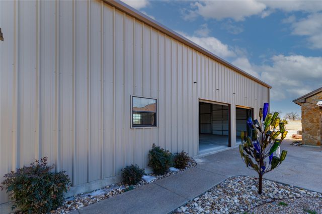 1433 County Road 1180, Decatur, TX 76234