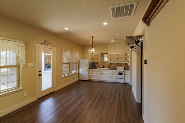 1433 County Road 1180, Decatur, TX 76234