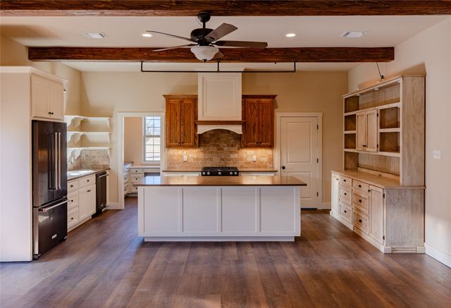 1433 County Road 1180, Decatur, TX 76234