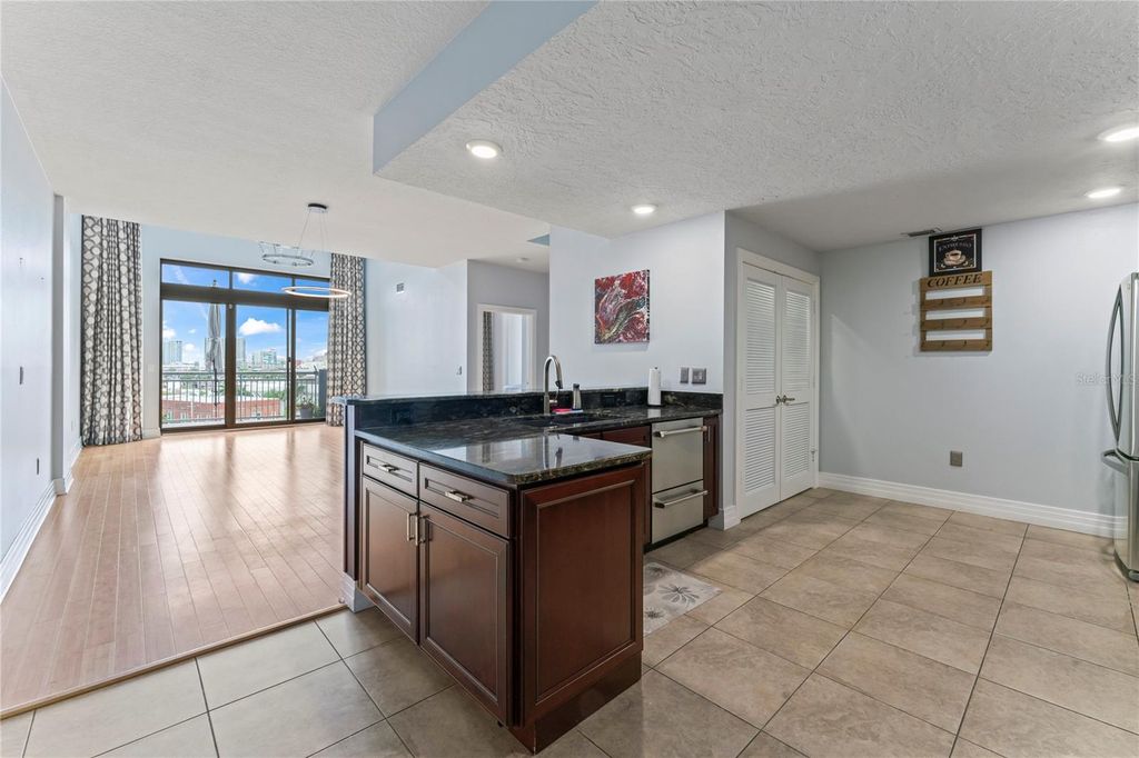Image 13 of property listing at 1108 N FRANKLIN STREET 707, Tampa, FL 33602