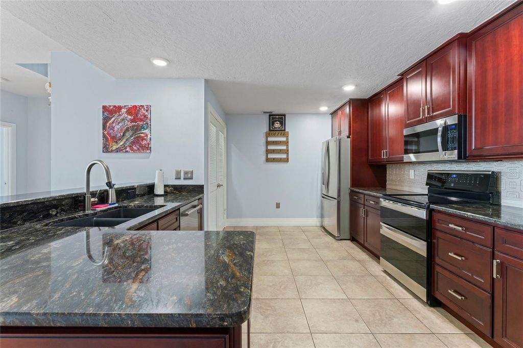 Image 14 of property listing at 1108 N FRANKLIN STREET 707, Tampa, FL 33602