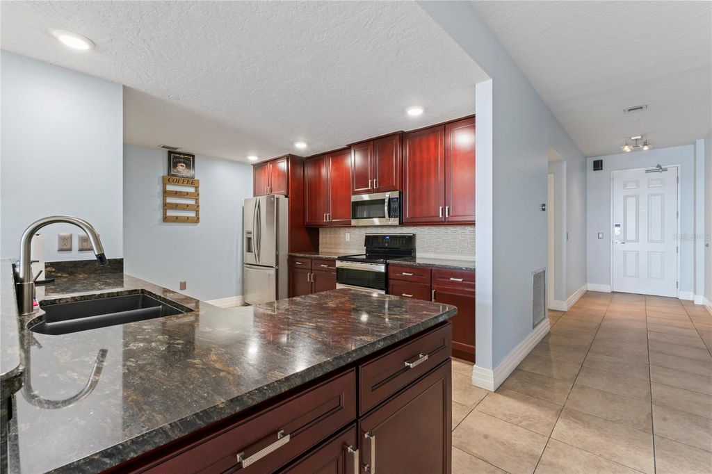 Image 15 of property listing at 1108 N FRANKLIN STREET 707, Tampa, FL 33602