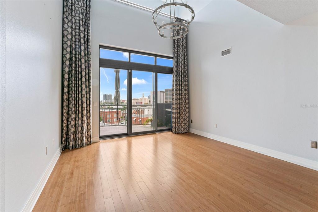 Image 9 of property listing at 1108 N FRANKLIN STREET 707, Tampa, FL 33602