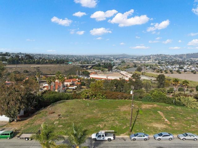 8840 Leigh Ave, Spring Valley, CA 91977