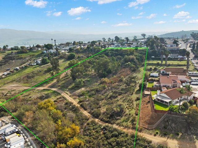 8840 Leigh Ave, Spring Valley, CA 91977