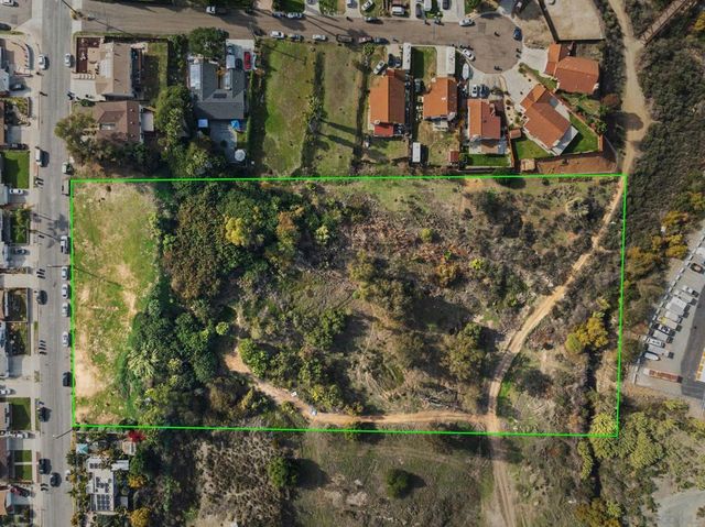 8840 Leigh Ave, Spring Valley, CA 91977