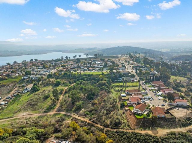 8840 Leigh Ave, Spring Valley, CA 91977