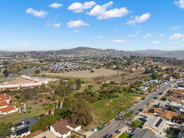 8840 Leigh Ave, Spring Valley, CA 91977