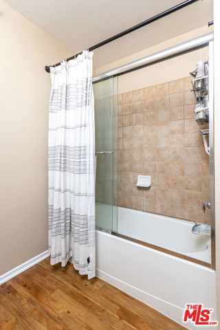 7320 Hawthorn Avenue 121, Los Angeles, CA 90046