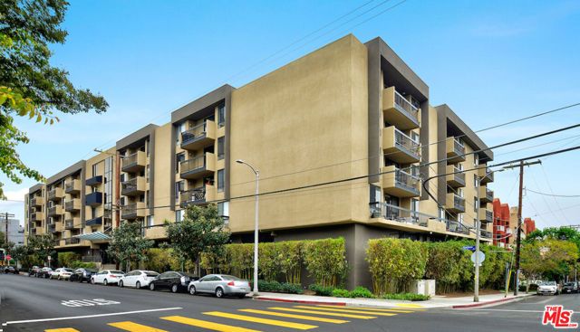 7320 Hawthorn Avenue 121, Los Angeles, CA 90046