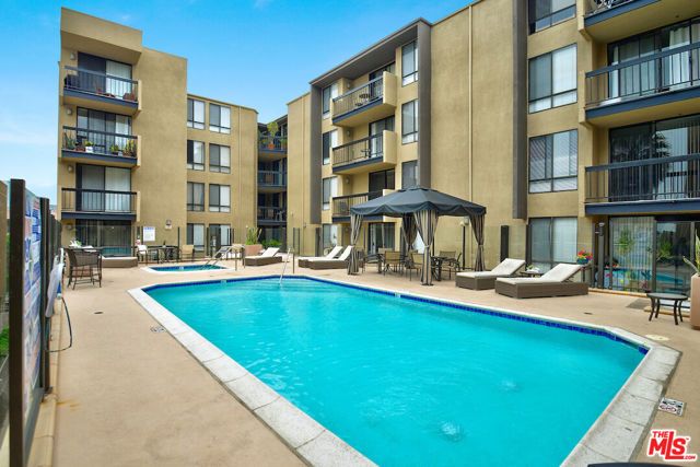 7320 Hawthorn Avenue 121, Los Angeles, CA 90046