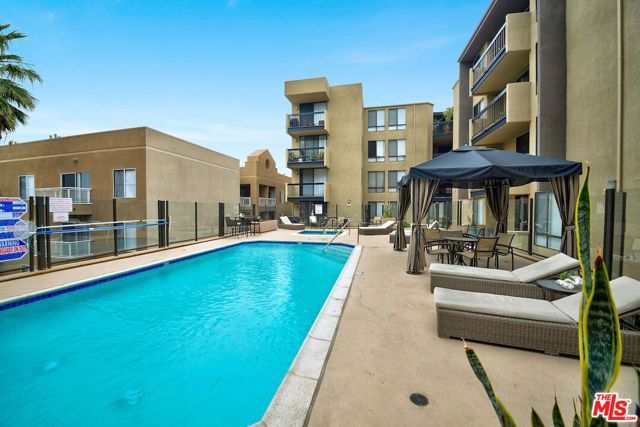 7320 Hawthorn Avenue 121, Los Angeles, CA 90046